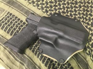 Custom kydex only glock 17 holster